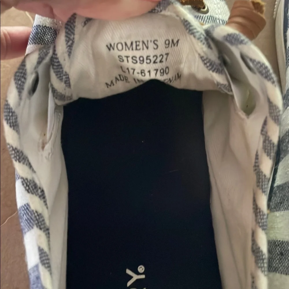 Sperry topsiders, super cute and comfy. - Picture 3 of 8